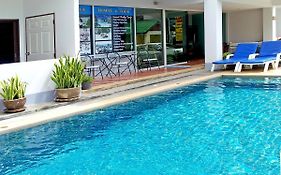 Deng's Kamala Beach Hotel